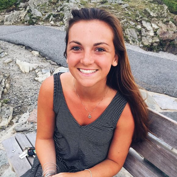 Meet your Posher, Tara - Picture 1 of 1